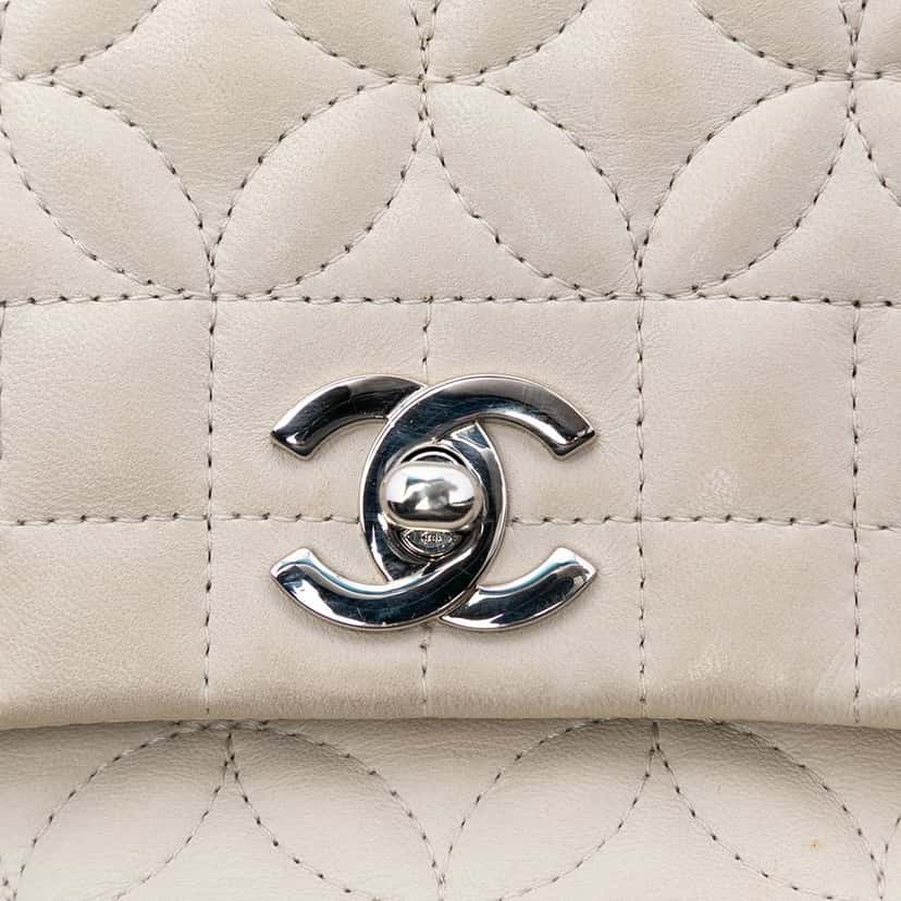 Chanel Quilted Lambskin Lady Graphic Flap White Leather Very good condition - Box View