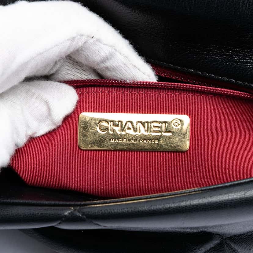 Chanel Large Lambskin 19 Flap Black Leather Very good condition - Box View