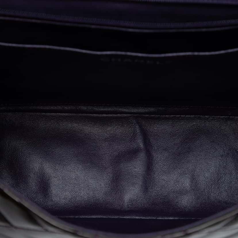 Chanel Jumbo Classic Patent Single Flap Purple Leather Very good condition - Model View
