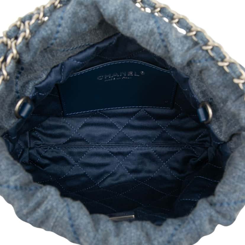 Chanel Mini Denim Studded 22 Handbag Blue Very good condition - Model View