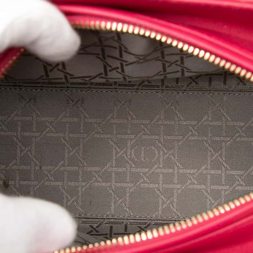 Dior Medium Lambskin Cannage Lady Dior Pink Leather Very good condition - Model View