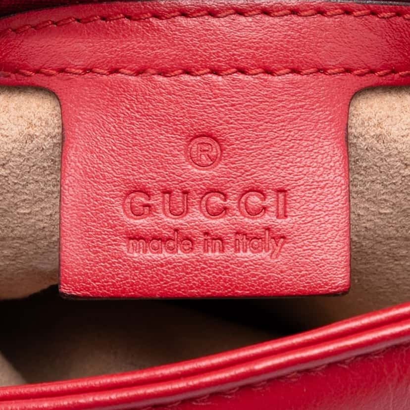 Gucci Medium GG Marmont Matelasse Leather Shoulder Bag Red Leather Very good condition - Box View