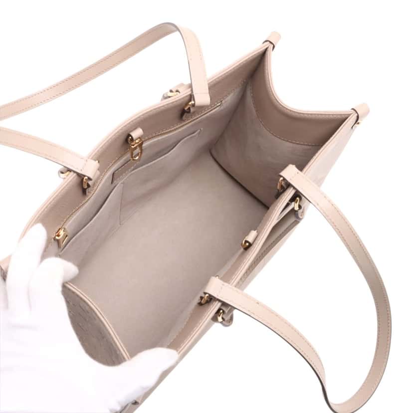 Louis Vuitton Monogram Empreinte OnTheGo MM Beige Leather Very good condition - Box View