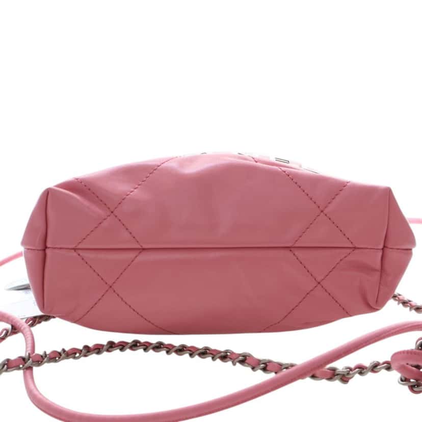 Chanel Mini Shiny Calfskin 22 Handbag Pink Leather Never worn - Inside View