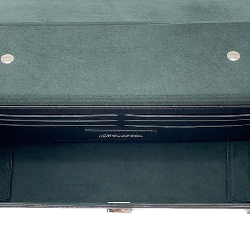 Fendi Marc Jacobs Leather Soft Trunk Baguette Satchel Black Leather Very good condition - Model View