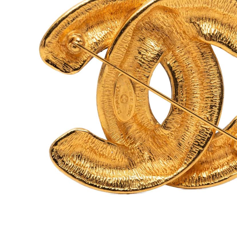 Chanel CC Gold Plated Quilted Brooch Gold Metal Very good condition - Inside View