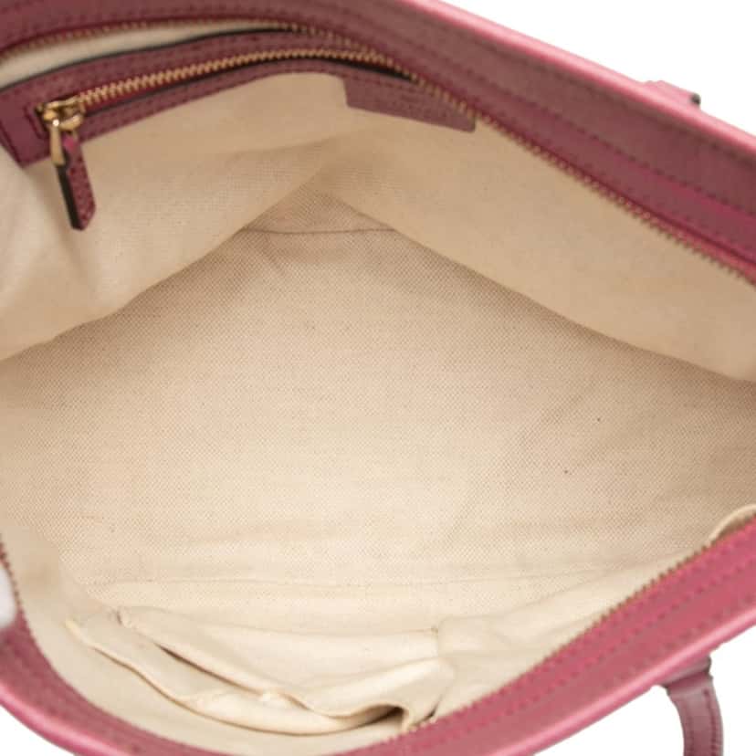 Gucci GG Canvas Bree Tote Beige Very good condition - Model View