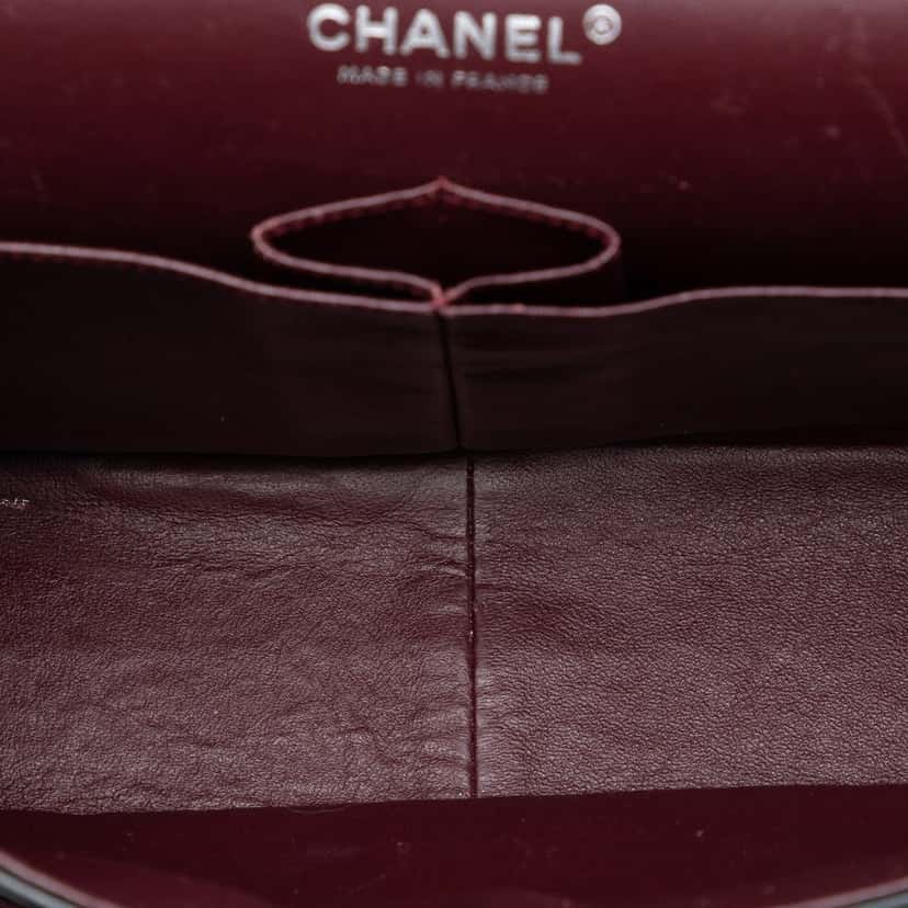 Chanel Jumbo Classic Lambskin Double Flap Black Leather Very good condition - Model View