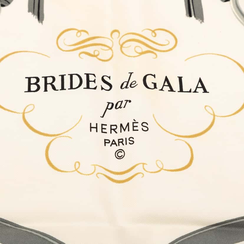 Hermès Brides de Gala Silk Scarf 90 Pink Very good condition - Back View