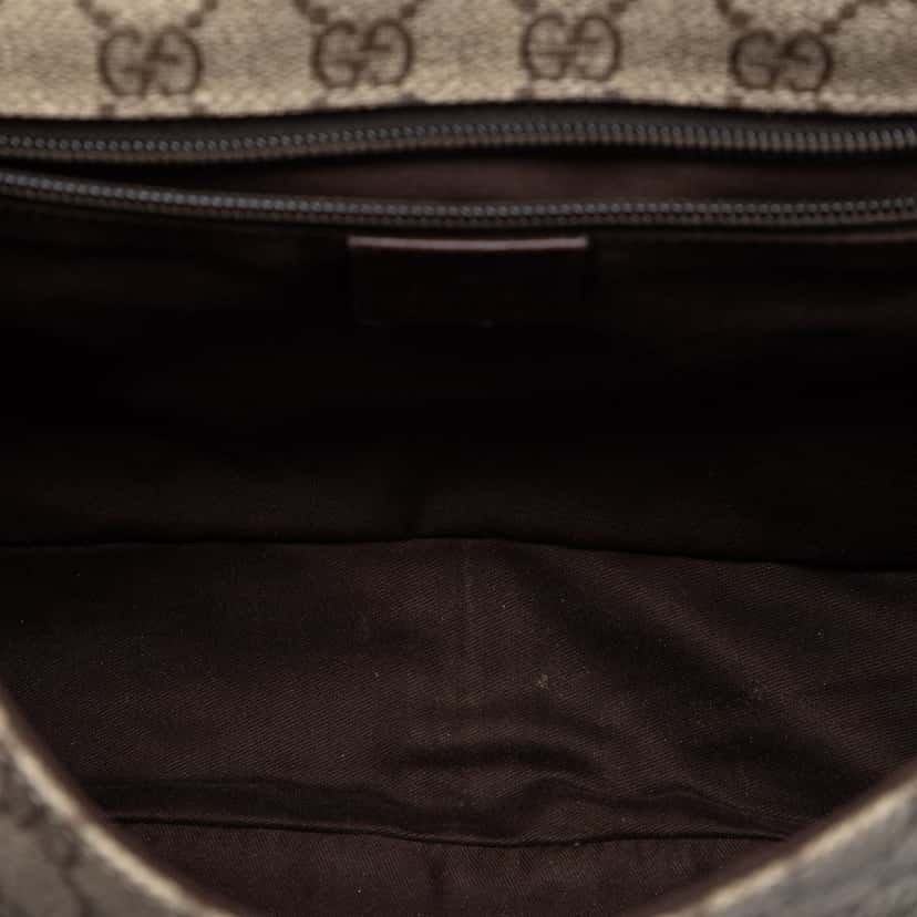 Gucci Medium GG Supreme Web Flap Messenger Bag Beige Very good condition - Model View