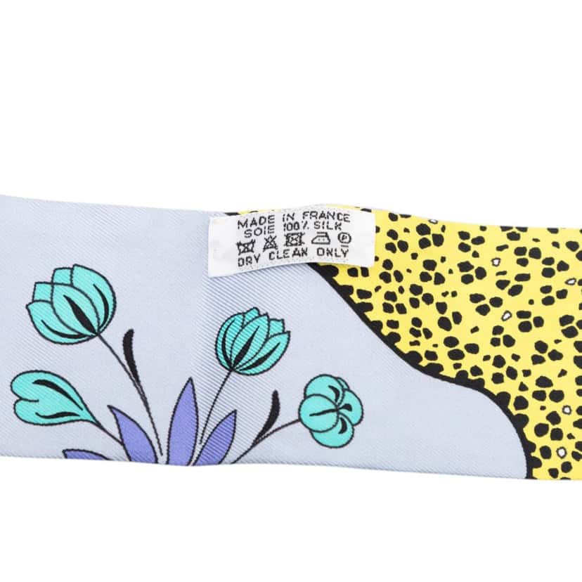 Hermès Les Leopards Silk Twilly Scarf Blue Very good condition - Box View