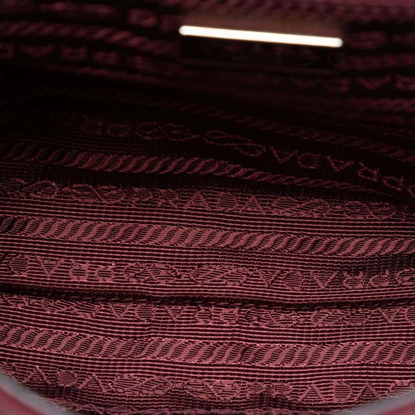 Prada Impuntu Tessuto Chain Crossbody Red Very good condition - Model View