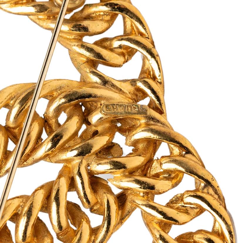 Chanel CC Gold Plated Chain Pin Brooch Gold Metal Very good condition - Model View