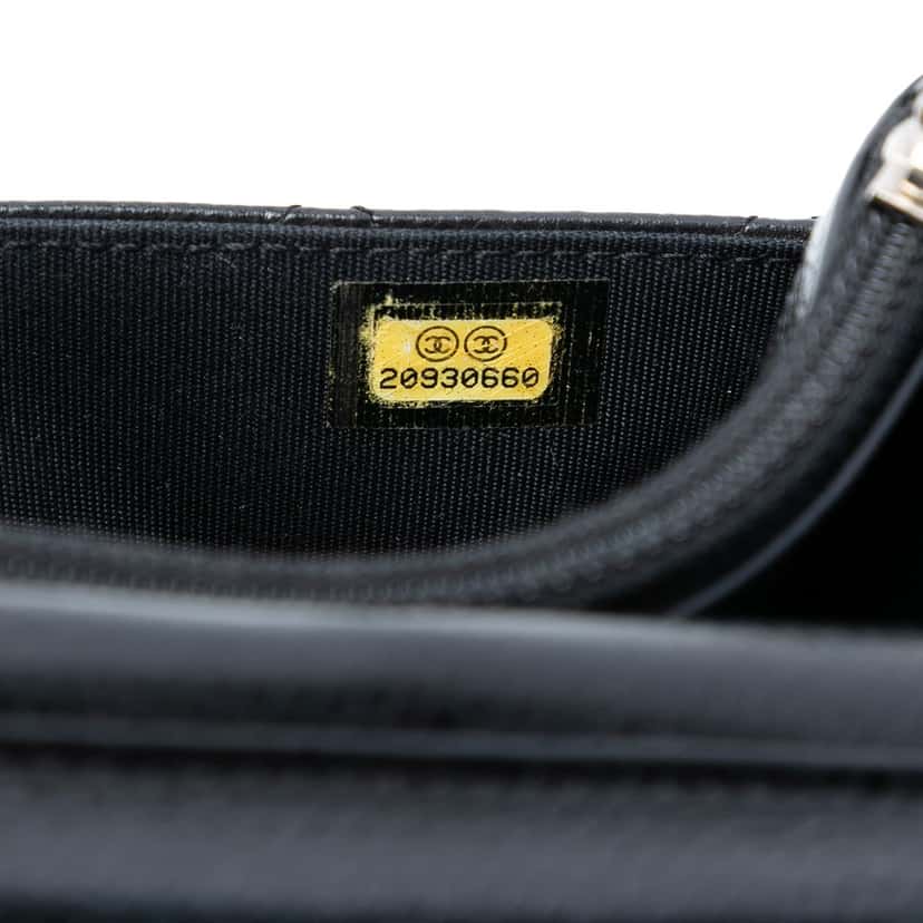 Chanel CC Quilted Caviar Wallet on Chain Black Leather Very good condition - Box View