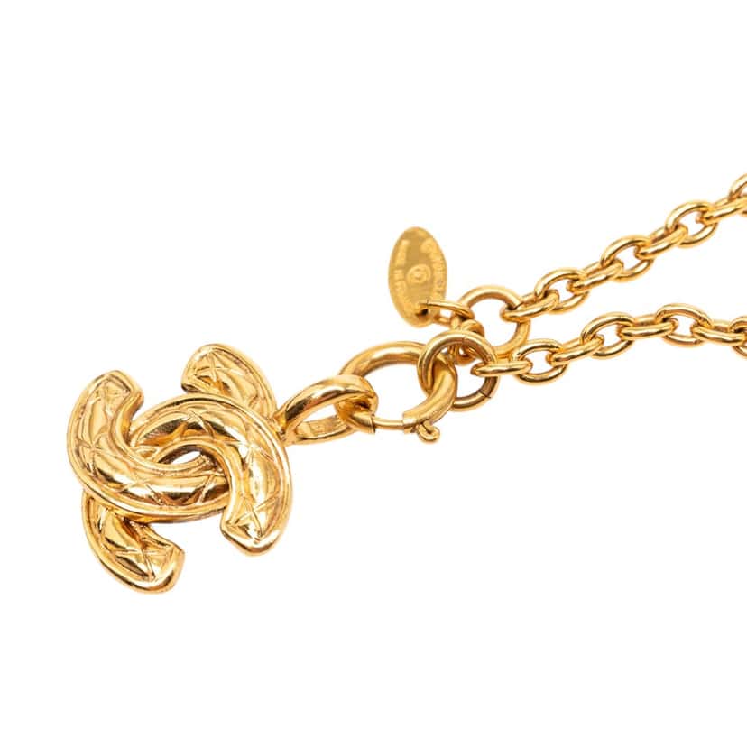 Chanel Gold Plated CC Quilted Pendant Necklace Gold Metal Very good condition - Model View
