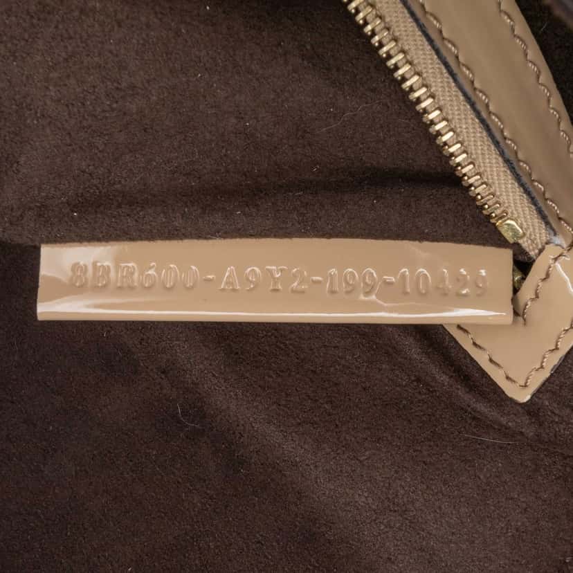Fendi Shearling Pequin Baguette Satchel Beige Very good condition - Box View