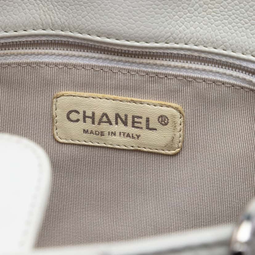Chanel Caviar Petite Shopping Tote White Leather Very good condition - Box View