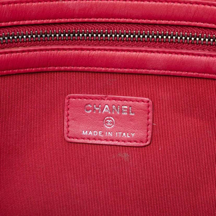 Chanel Large Aged Calfskin Gabrielle O Case Clutch Black Leather Very good condition - Box View