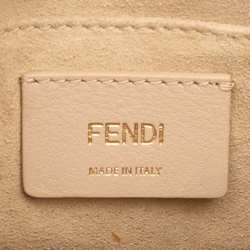 Fendi Small Scalloped Leather Kan I Crossbody Black Leather Very good condition - Box View