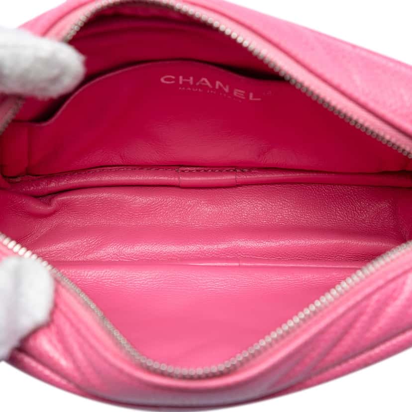 Chanel CC Chevron Caviar Camera Bag Pink Leather Very good condition - Model View