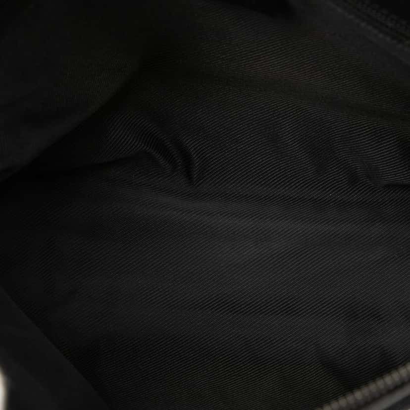 Gucci GG Canvas Crossbody Black Very good condition - Model View