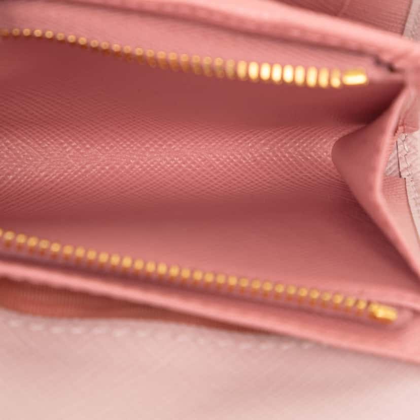 Prada Saffiano Trifold Wallet Pink Leather Very good condition - Box View