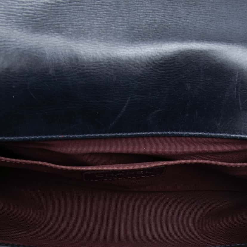 Chanel Old Medium Quilted Glazed Calfskin Chain Around Boy Flap Blue Leather Very good condition - Model View