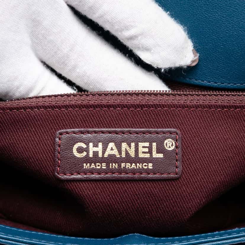 Chanel Large Quilted Sheepskin Front Chain Flap Blue Leather Very good condition - Box View