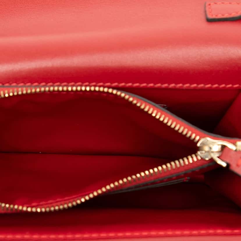 Valentino Leather Rockstud Chain Pouch Red Leather Very good condition - Model View