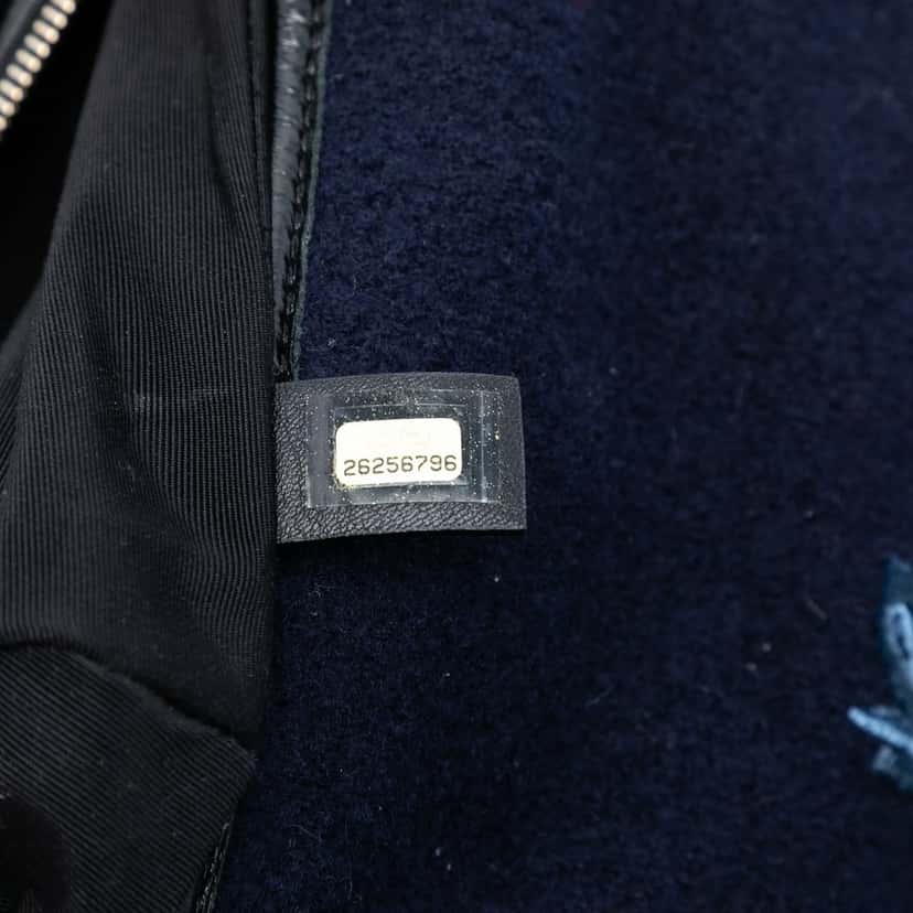 Chanel Medium Wool Paris Hamburg Embroidered Gabrielle Hobo Blue Very good condition - Box View