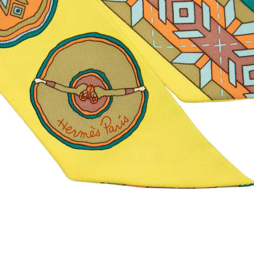 Hermès Belles Du Mexique Silk Twilly Scarf Yellow Never worn - Back View