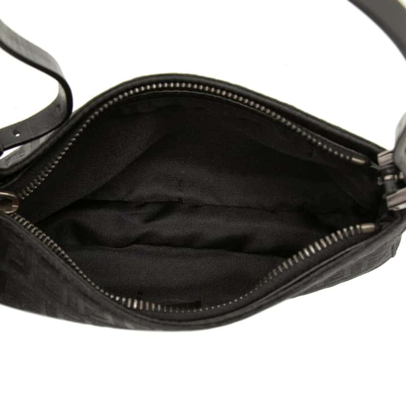 Fendi Zucchino Canvas Pochette Black Very good condition - Model View