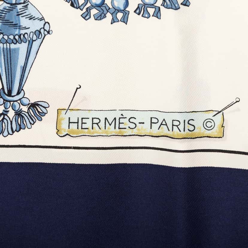 Hermès Passementerie Silk Scarf  90 White Very good condition - Inside View