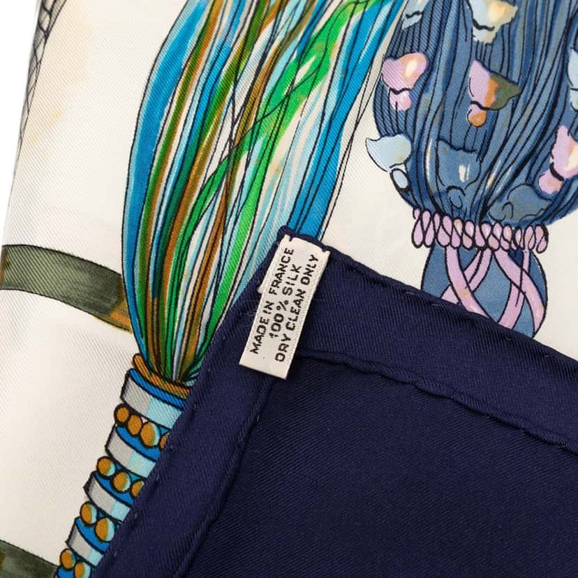 Hermès Passementerie Silk Scarf  90 White Very good condition - Model View