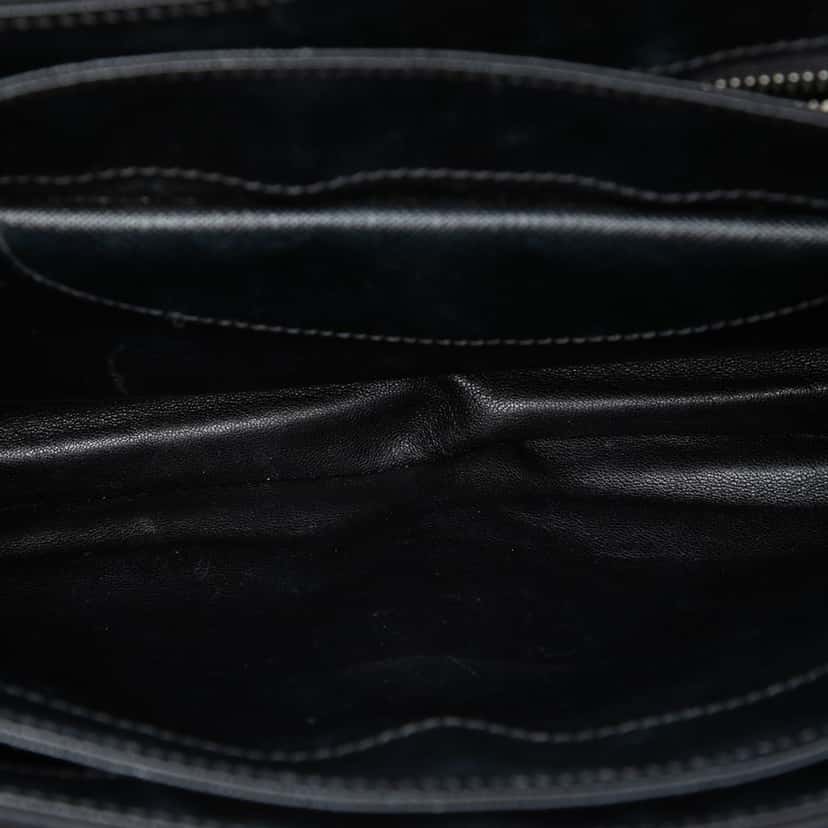 Prada Saffiano Lux and Tessuto Chain Crossbody Black Leather Very good condition - Model View