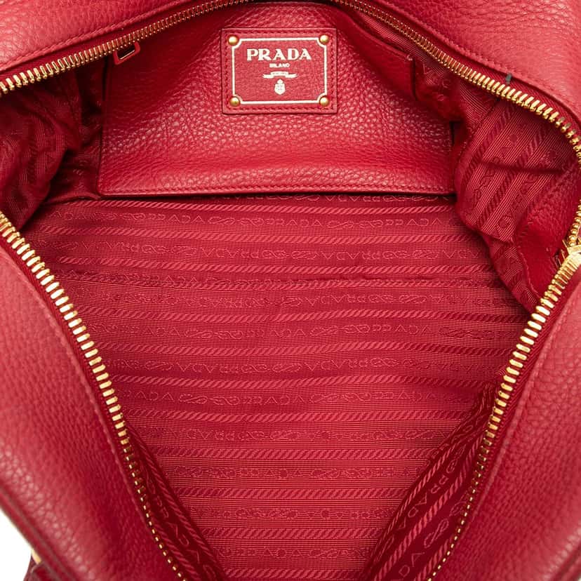 Prada Vitello Daino Shoulder Bag Red Leather Very good condition - Model View