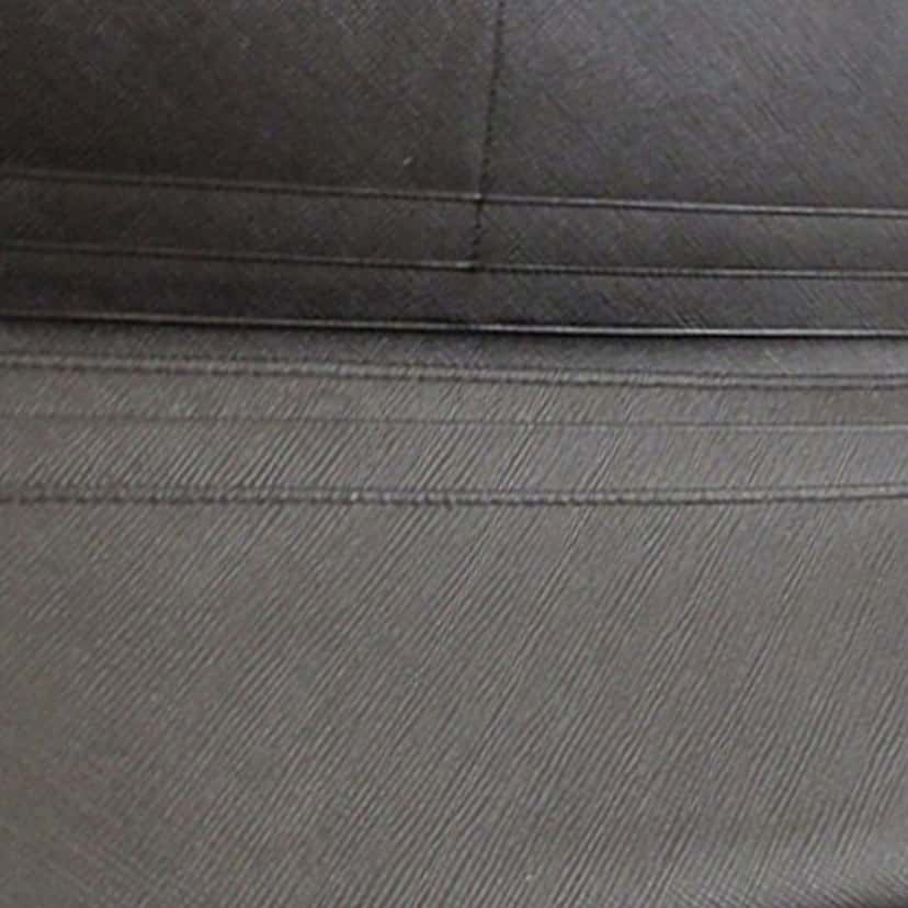 Prada : Saffiano Bifold Long Wallet Black Leather Very good condition - Inside View