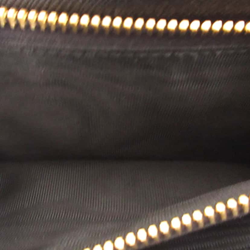 Prada : Saffiano Bifold Long Wallet Black Leather Very good condition - Model View