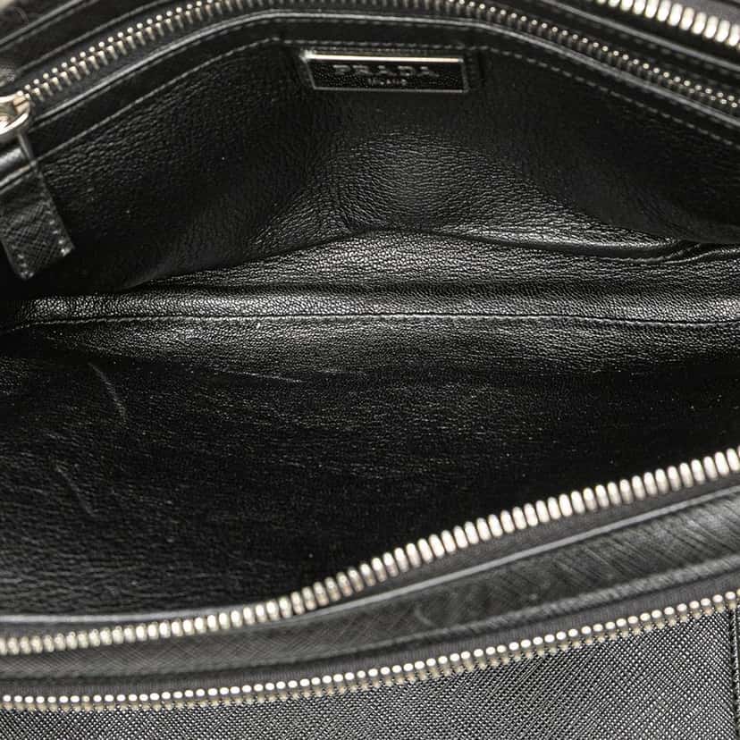 Prada Saffiano Portfolio Zip Clutch Black Leather Good condition - Box View