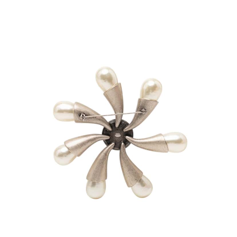 Chanel Gold Plated Faux Pearl Flower Brooch Gold Metal Very good condition - Back View