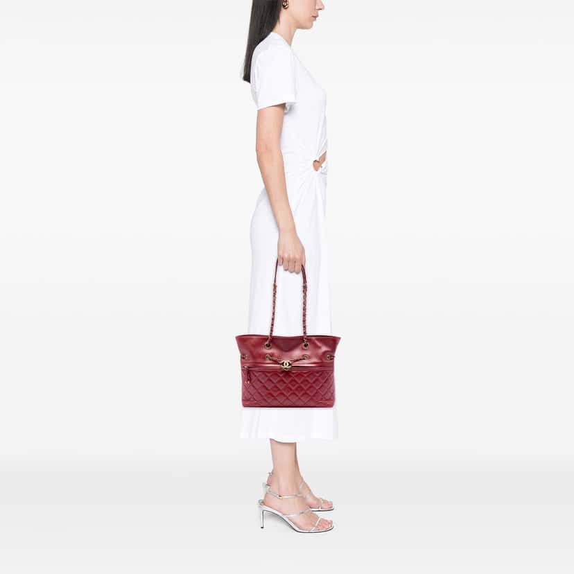 Chanel CC Quilted Calfskin Front Zip Drawstring Chain Tote Red Leather Very good condition - Box View