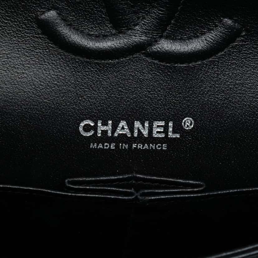 Chanel Medium Classic Chevron Patent Double Flap Blue Leather Very good condition - Box View