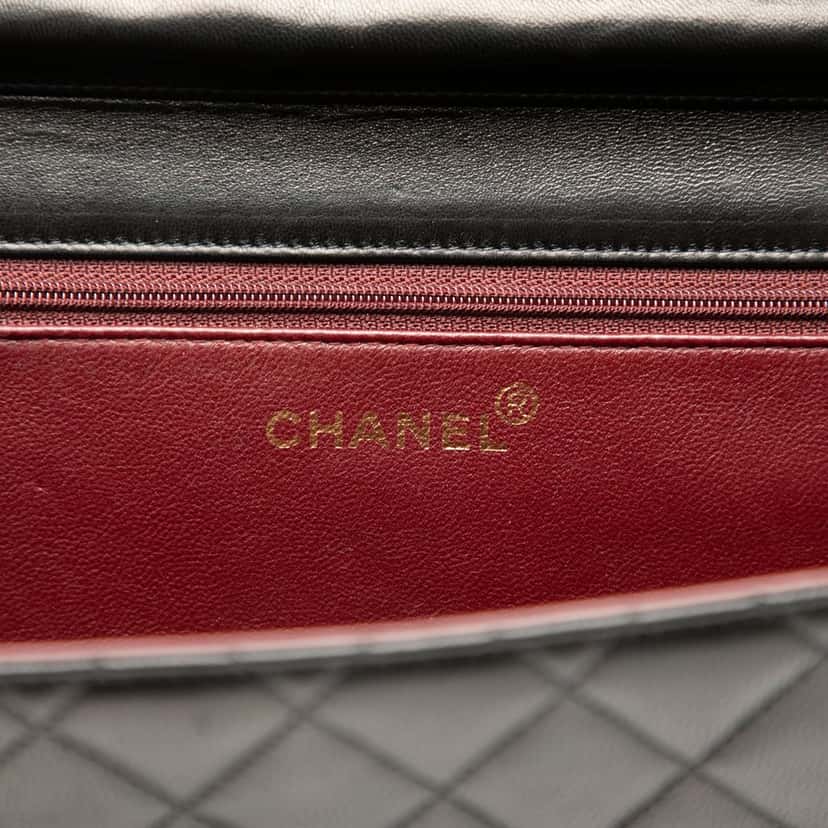 Chanel Medium CC Quilted Lambskin Single Flap Black Leather Good condition - Box View