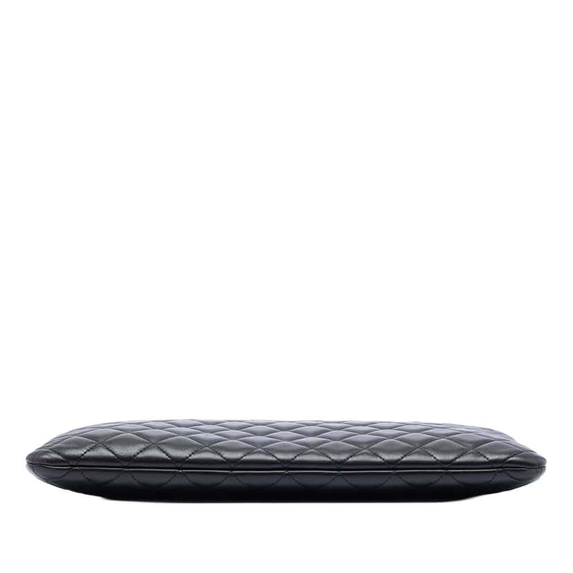 Chanel Large Quilted Lambskin O Case Clutch Black Leather Never worn, with tag - Inside View