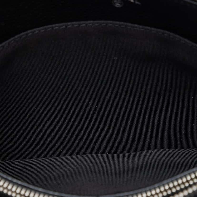 Chanel Small CC Quilted Caviar Zip Pouch Black Leather Very good condition - Model View