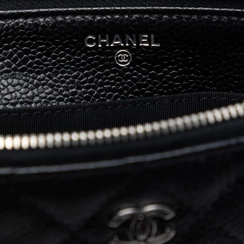 Chanel Small CC Quilted Caviar Zip Pouch Black Leather Very good condition - Box View