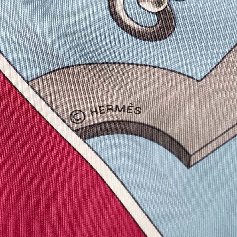 Hermès Caleche Mors Et Bouteilles Silk Scarf Blue Very good condition - Model View