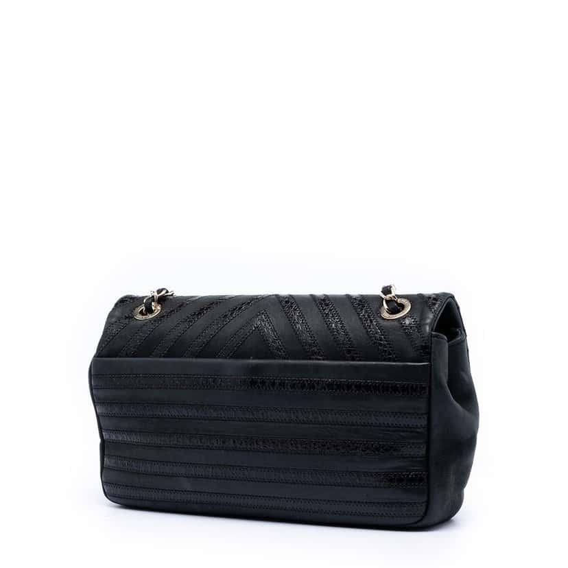Chanel Chevron Python Embossed Calfskin and Suede Single Flap Black Leather Very good condition - Back View