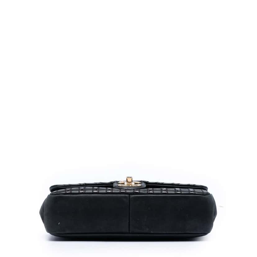 Chanel Chevron Python Embossed Calfskin and Suede Single Flap Black Leather Very good condition - Inside View