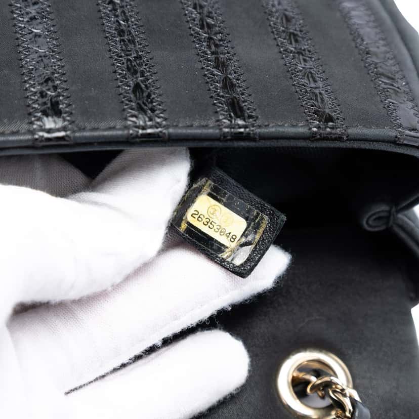 Chanel Chevron Python Embossed Calfskin and Suede Single Flap Black Leather Very good condition - Box View